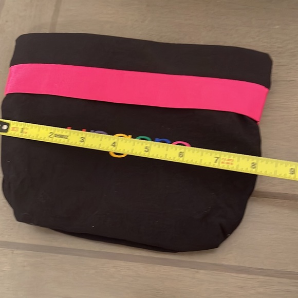 Emanuel Ungaro Paris Logo set of 3 cosmetic bags - Picture 10 of 13